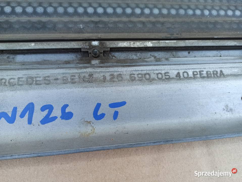 MERCEDES W126 LISTWA DRZWI LEWY TYŁ 1266900540 Karoseria
