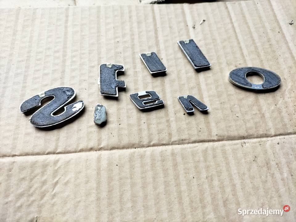 STILO 16V ZNACZEK EMBLEMAT NAPIS Kamień-Kolonia