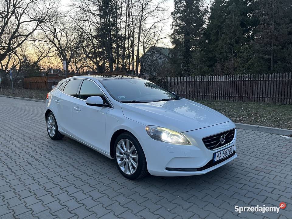 Volvo v40 16 d2 Momentum Możliwa zamiana na BMW Warszawa sprzedam