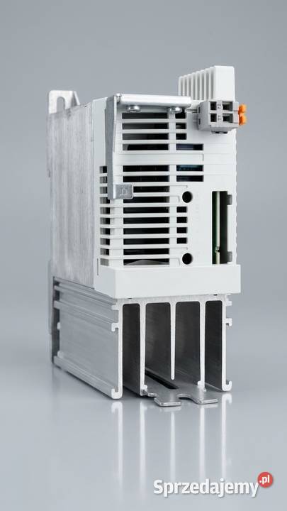 Falownik Lenze 8200 vector 037kw