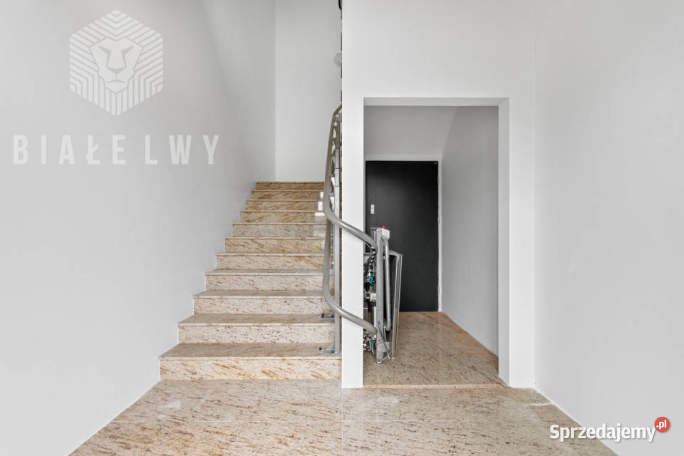 Lokal Prażmów Piotra Czołchańskiego 791m2