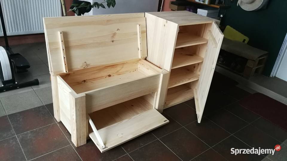 Drewniana szafka na buty zamykany regał z Radków sprzedam