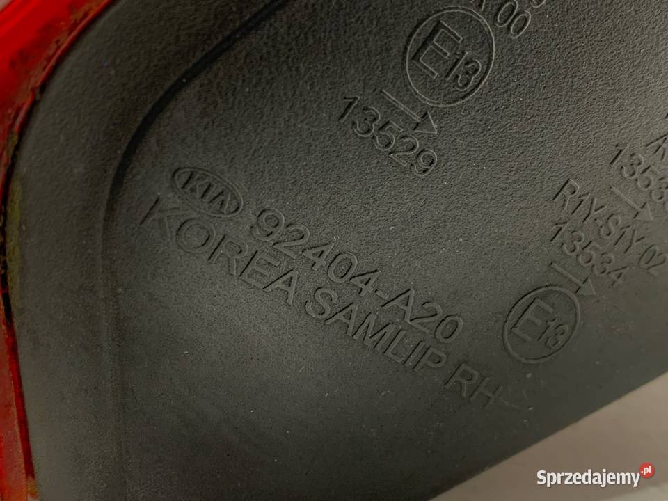 LAMPA PRAWY TYŁ WEWNĘTRZNA LED KIA CEED 92404A20