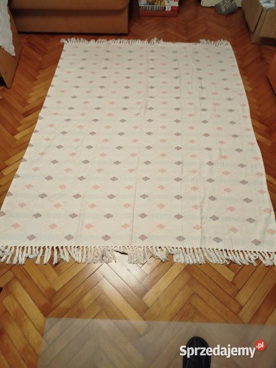 Narzuta 205x150 razem z frędzlami na krótszych Kraków