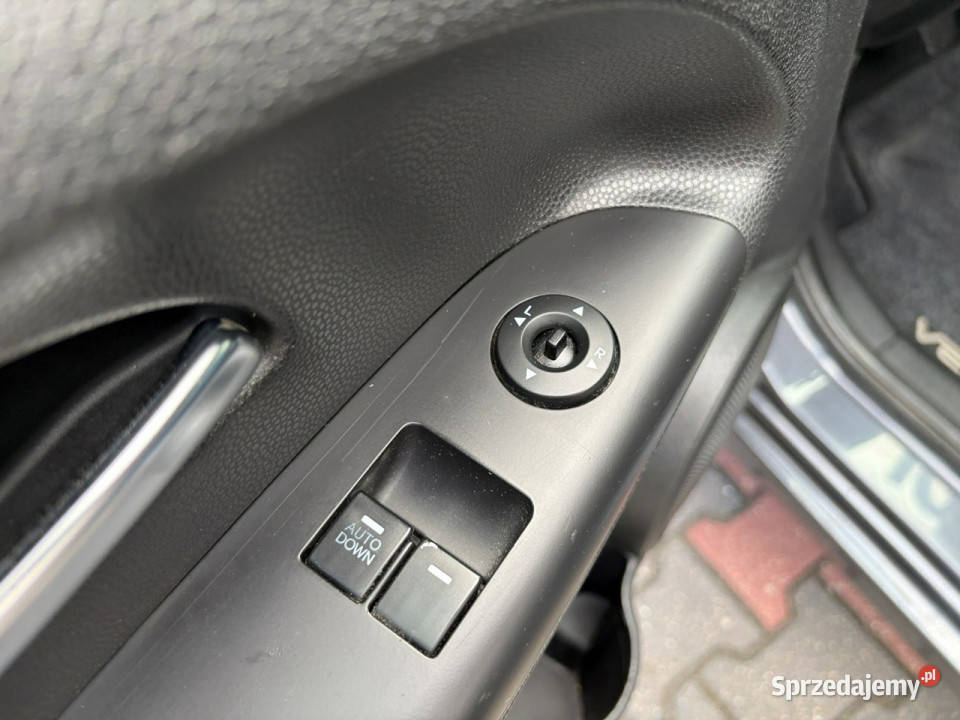 Kia Venga 16 115 Climatronic Kamera cofania lakier metallic mazowieckie Lipówki