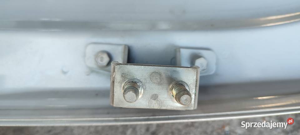 Zawiasy tylnej klapy prawy i lewy Hyundai i30 Części samochodowe Buk