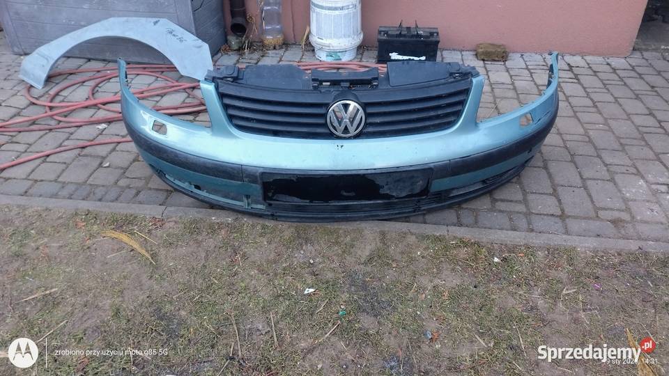 Zderzak przedni Passat B5 wersja spryski lamp Lubin