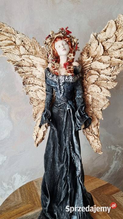 Piękny anioł z kwiatami we włosach lubelskie Zamość