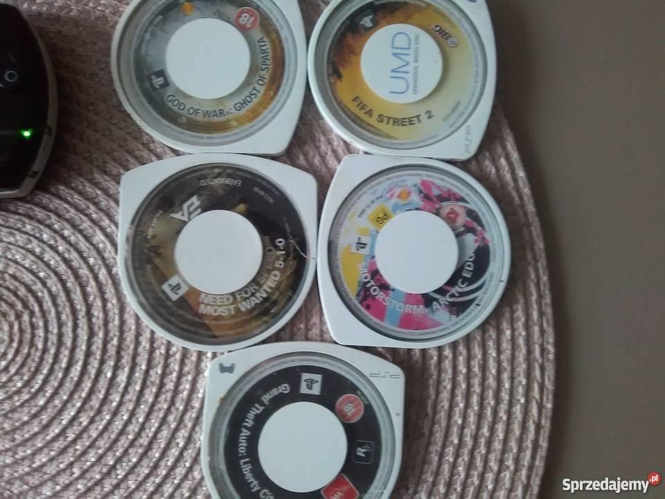 Sony psp 3004 przerobiona 5 gier karta 8 napisy Marki