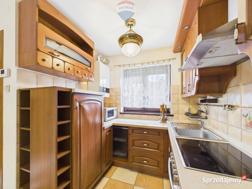 DOM W ZABUDOWIE SZEREGOWEJ KROŚCIENKO