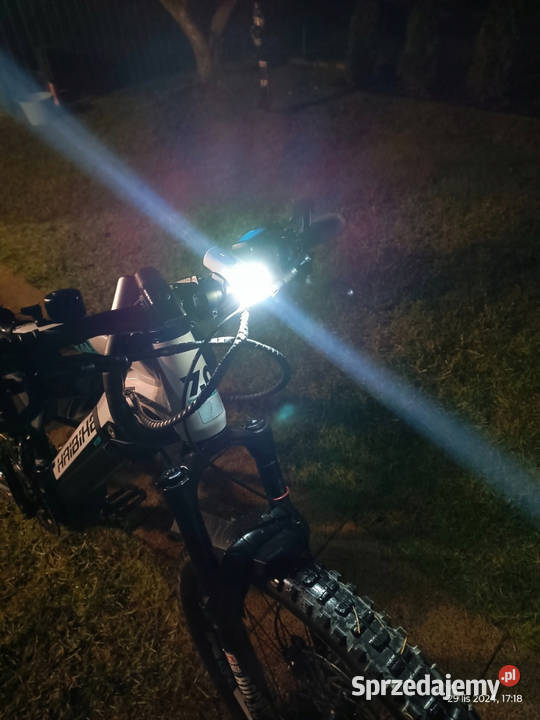 Mocna latarka rowerowa czołowa przednia Topeak małopolskie Tarnów