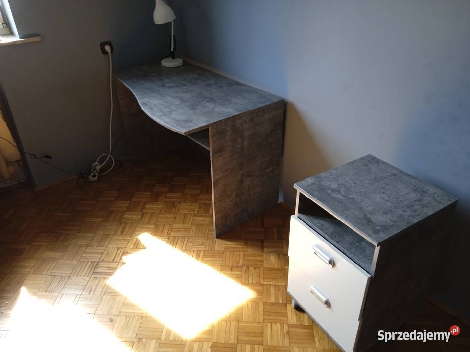 Biurko w komplecie z regałem 67cm wielkopolskie