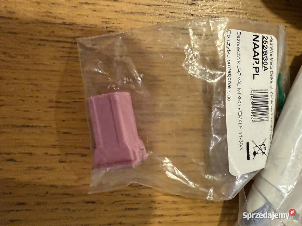 Bezpiecznik Japval mikro female 1430A Skrzynki bezpieczników sprzedam