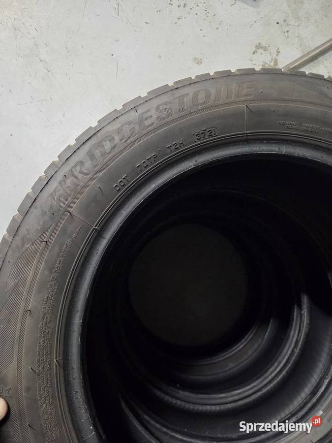 Opony zimowe Bridgestone 205 60 R17 Snopków sprzedam