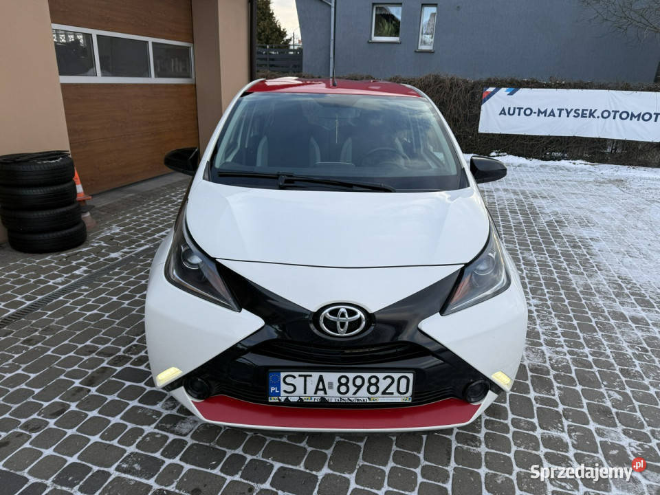 Toyota Aygo 10 69 Klima Navi Kamera Krajowy II wspomaganie kierownicy Orzech sprzedam