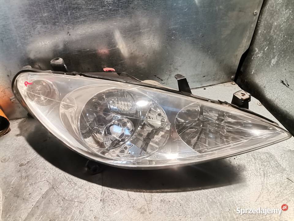 LAMPA PRAWA PRZEDNIA PEUGEOT 307