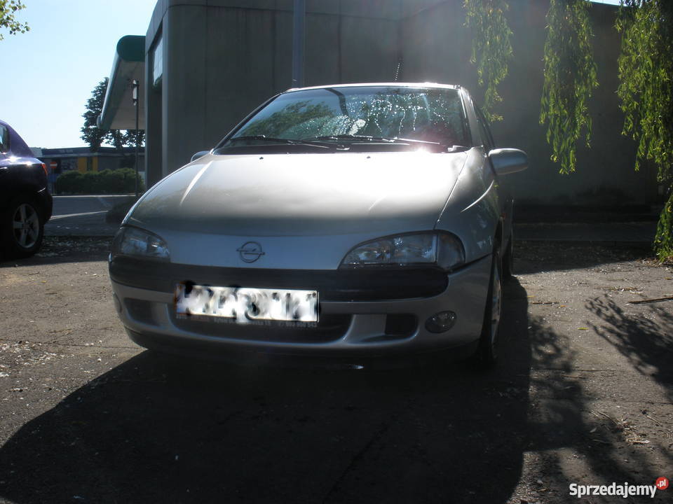 Opel tigra 2000