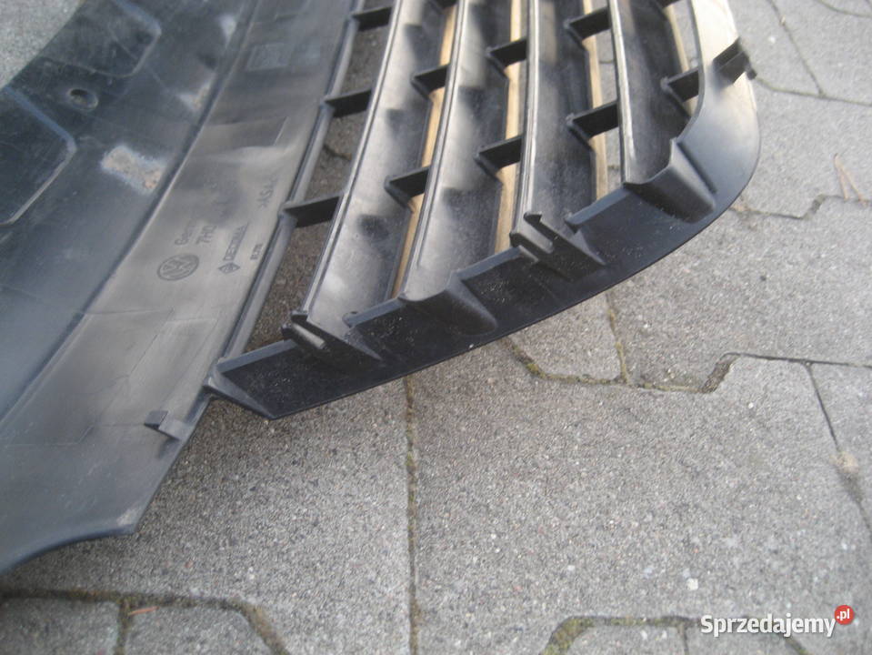vw t5 0409r atrapa grill znaczek 7h0807101