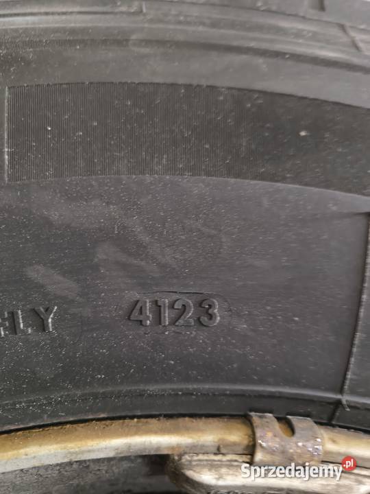 Opona 31570 r225 Black Lion przód Jędrzejów sprzedam