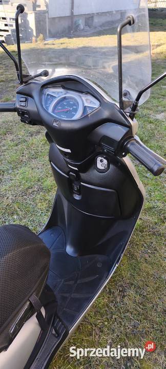 Skuter Yamaha Lead 1103 9300