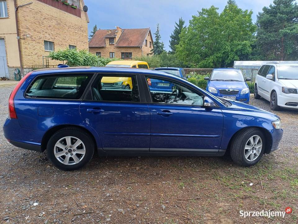 Volvo V50 DRIVe 16D 109 2010r ksenon Navi DVD światła przeciwmgielne Lubin sprzedam