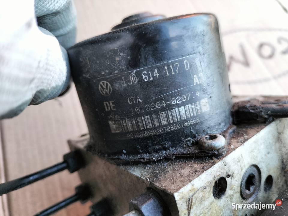 AUDI A38L A3 8L 19TDI 1J0614117D POMPKA POMPA Kamień-Kolonia