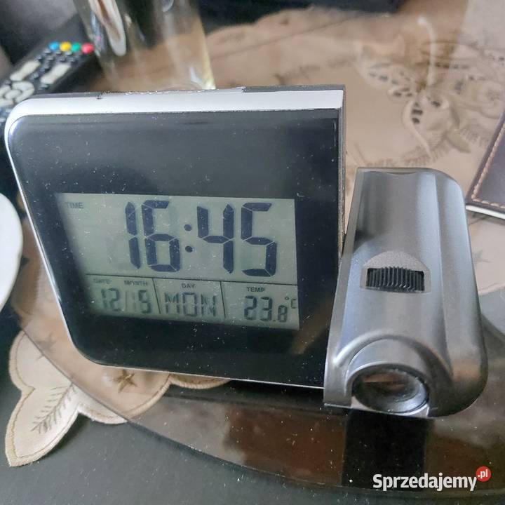 Zegarek z rzutnikiem godzinyregulacja Skierniewice