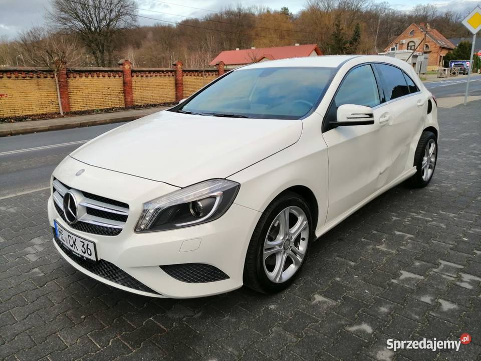 Mercedes A180 16 benzyna 103 000 przebiegu pełna