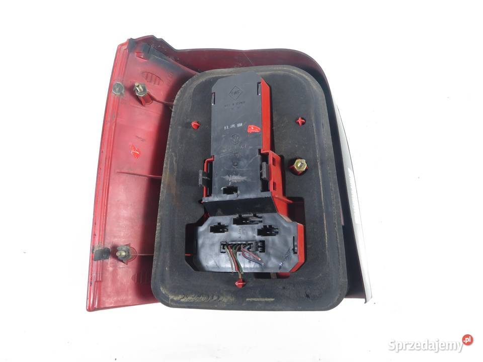 LAMPA PRAWA TYLNA VW PASSAT B5 Variant 3B5 osobowe małopolskie