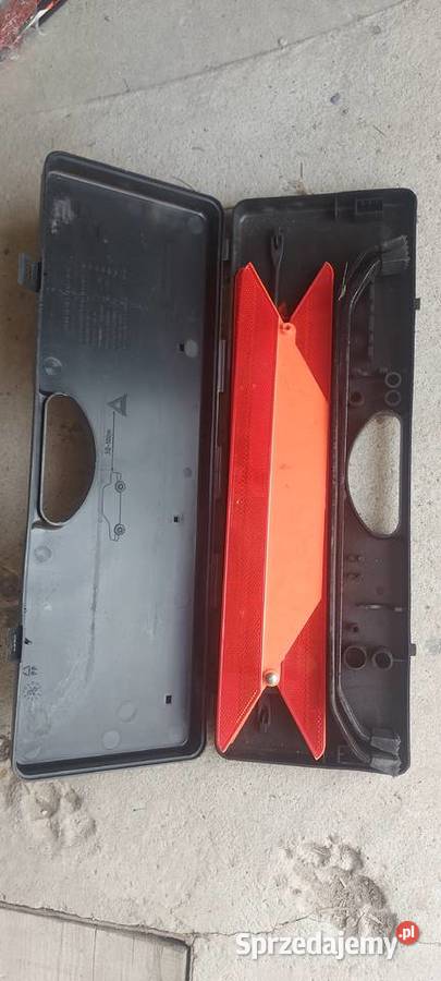 TRÓJKĄT OSTRZEGAWCZY ETUI Jarosław