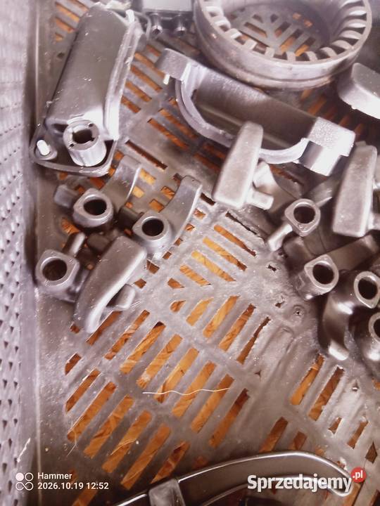 Korbki fiat 126p prl nowe gumy zawieszenia itd