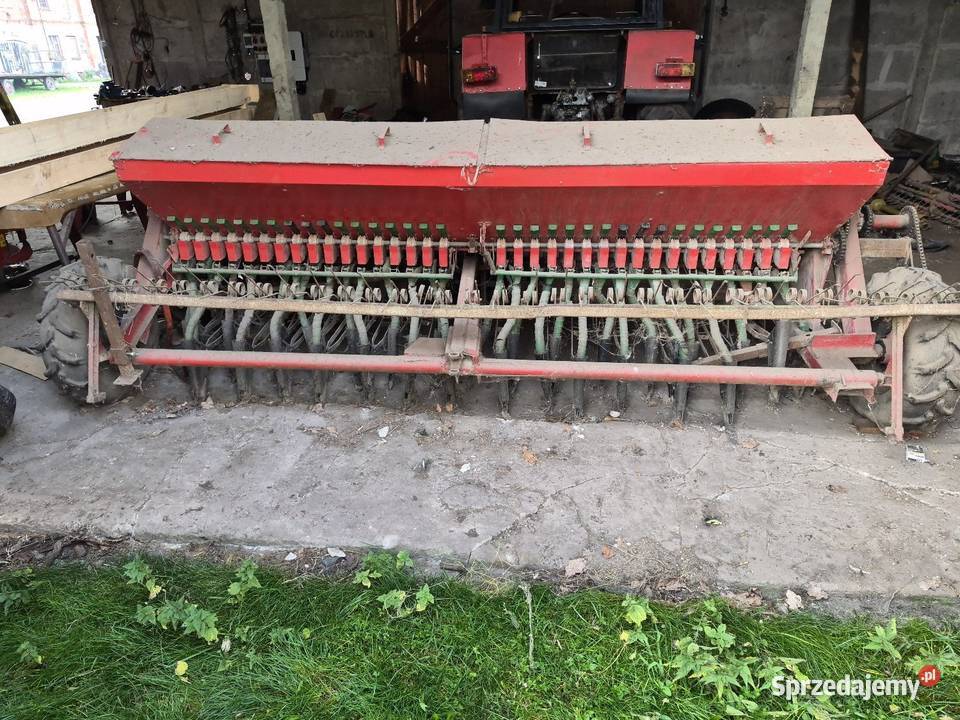 Siewnik agregat siewny uszkodzony Nosibądy