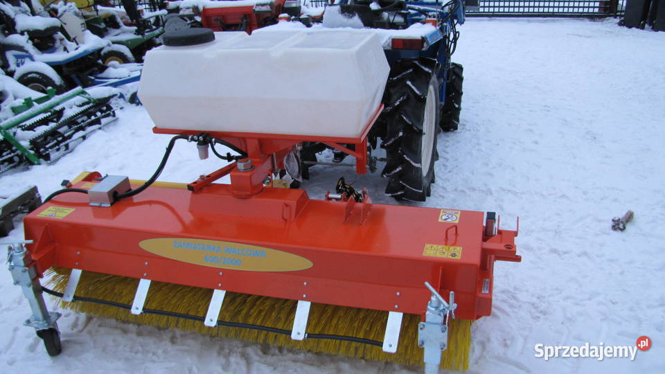 Zamiatarka walcowa z koszem 6002000 Kubota sprzedam
