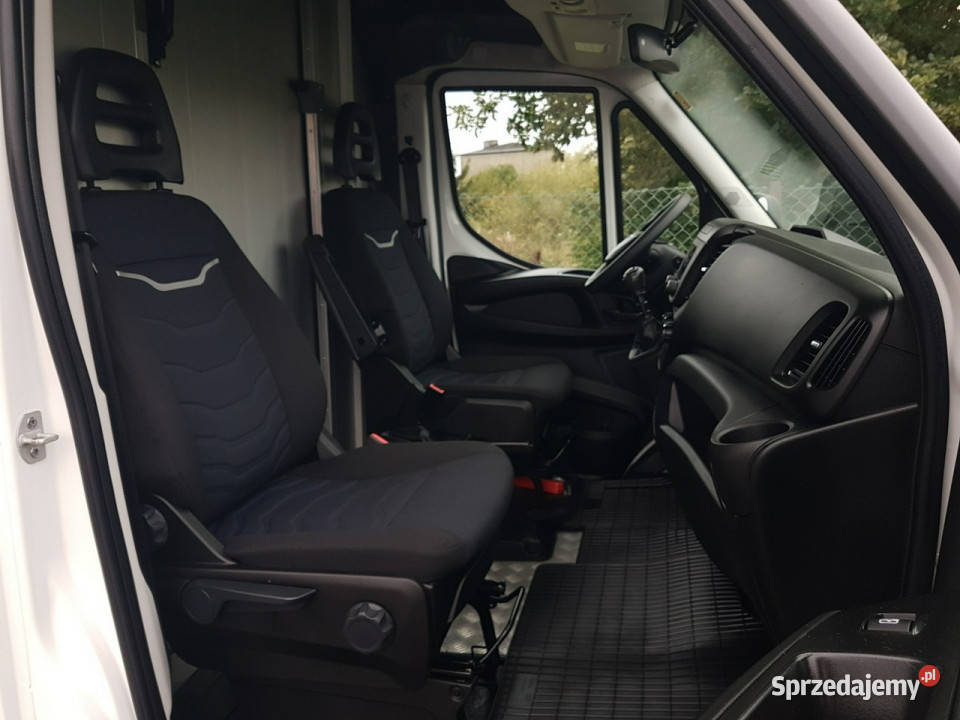 Iveco Daily KONTENER NISKOPODŁOGOWY 443x223x242 manualna Poręba