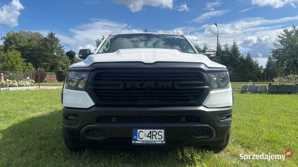Ram 1500 57 HEMI V8 4x4 2019 395 Automat mały Ślesin