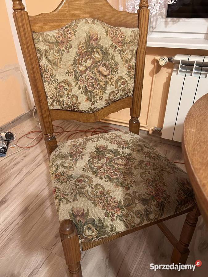 Sprzedam stół z krzesłami Kościan