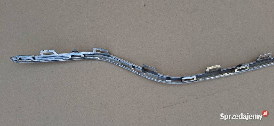 MERCEDES AKLASA W177 LISTWA CHROM ZDERZAKA TYŁ Bieleń