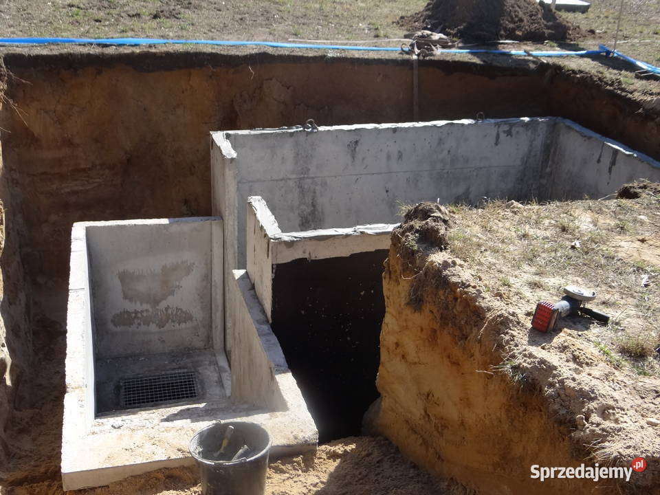 Piwnica ziemianka z płaskim dachem pod taras Wierzbica