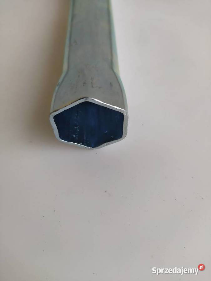 Klucz do świec zapłonowych długi 20 mm Olecko