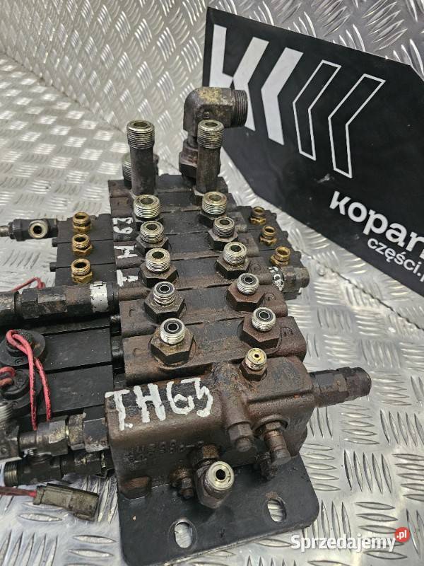 Rozdzielacz hydrauliczny CAT TH62 TH63 TH82 TH83 Układ hydrauliczny Części maszyn i innych pojazdów Gdynia