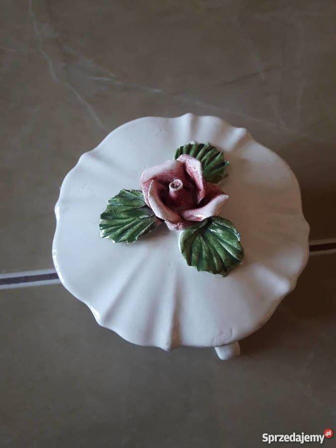 Porcelanowe puzderkoszkatułka Bossano Janów Lubelski sprzedam
