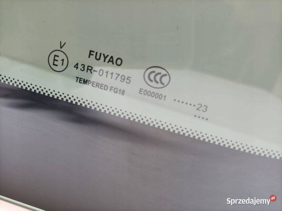 SZYBA KAROSERYJNA PRAWY TYL 9817392580 Toyota Motoryzacja sprzedam