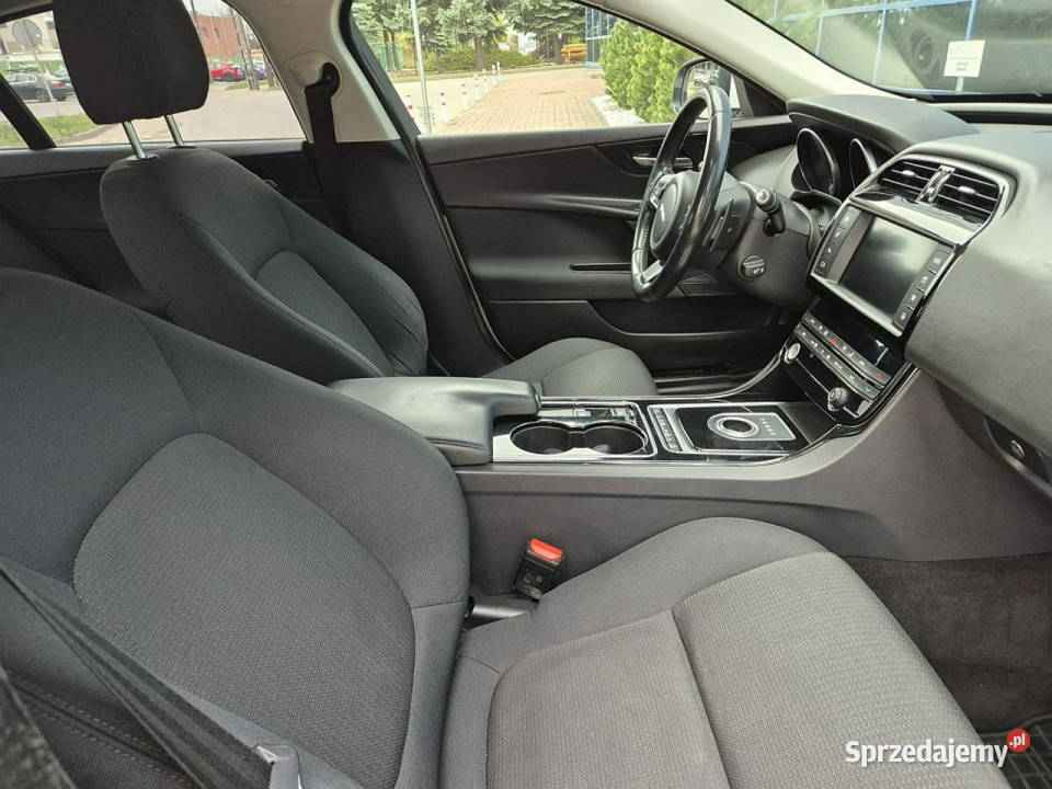 Jaguar XE 180 GWARANCJA automat nowe opony i tempomat Warszawa