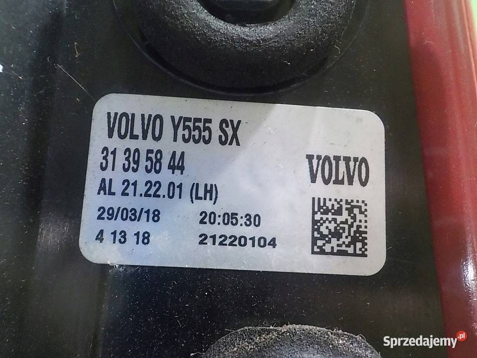 VOLVO V40 II LIFT RDESIGN 20 T2 18r HB 5D lampa
