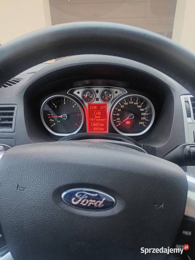 kuga 4x4 titanium dolnośląskie Świdnica sprzedam