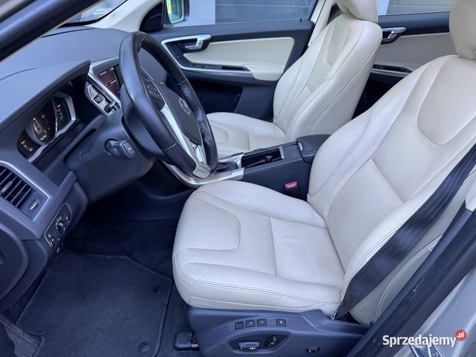 2017 Volvo XC60 Panorama Jasne Skóry D3 150 Tarnów