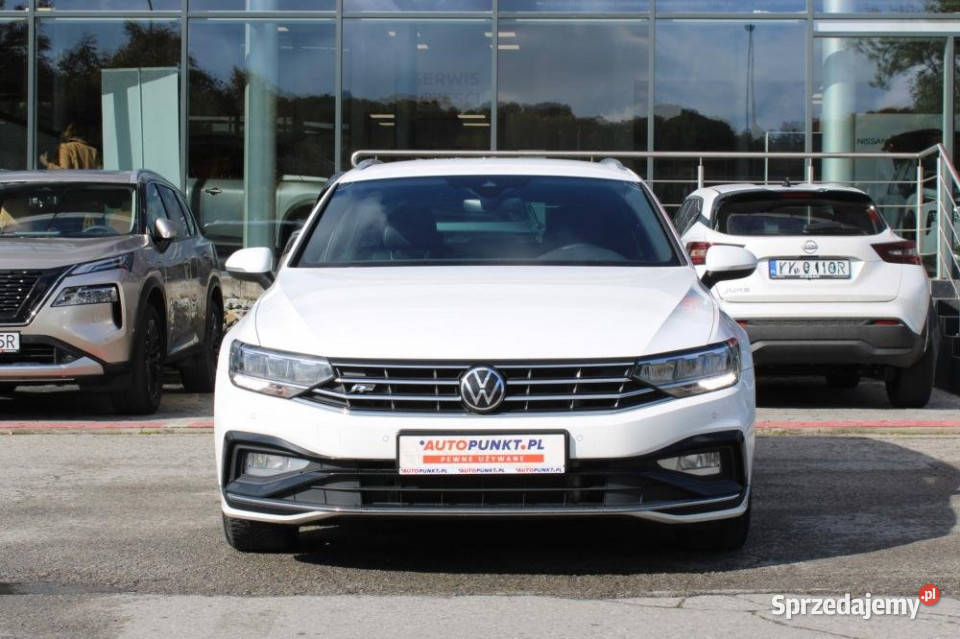 Volkswagen Passat 2022r ACC Navi Skóra Hak FV23 200KM Passat Kraków