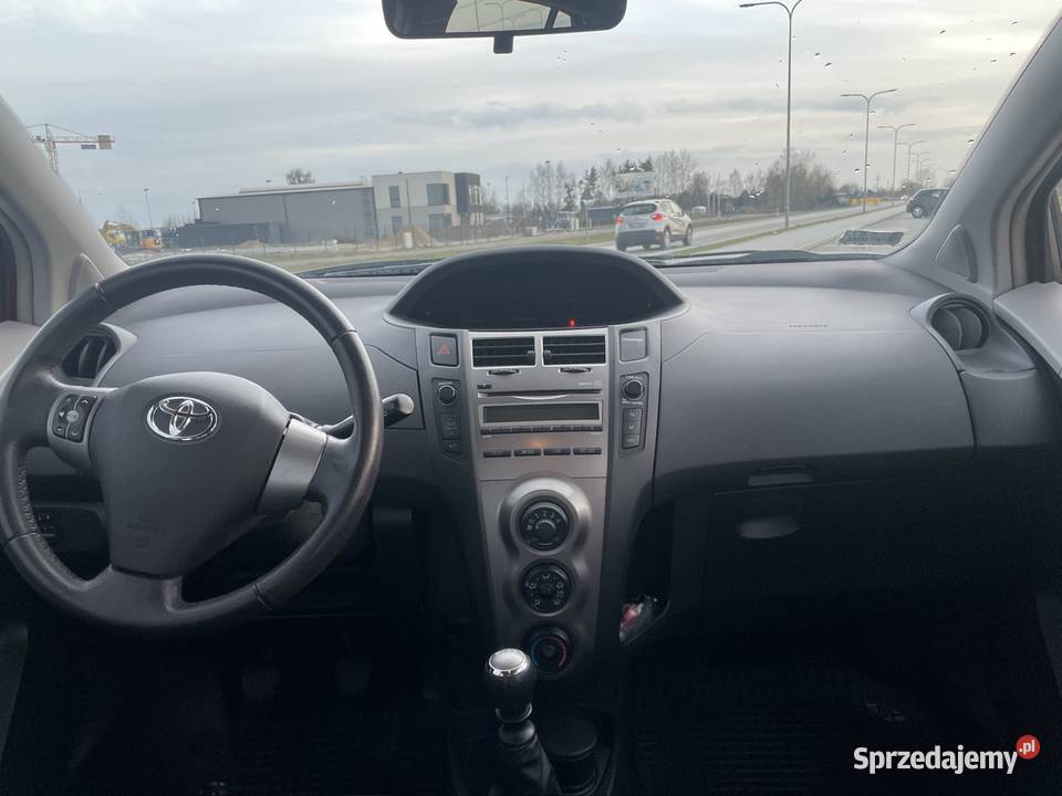 Toyota Yaris 133 niski przebieg Polski salon