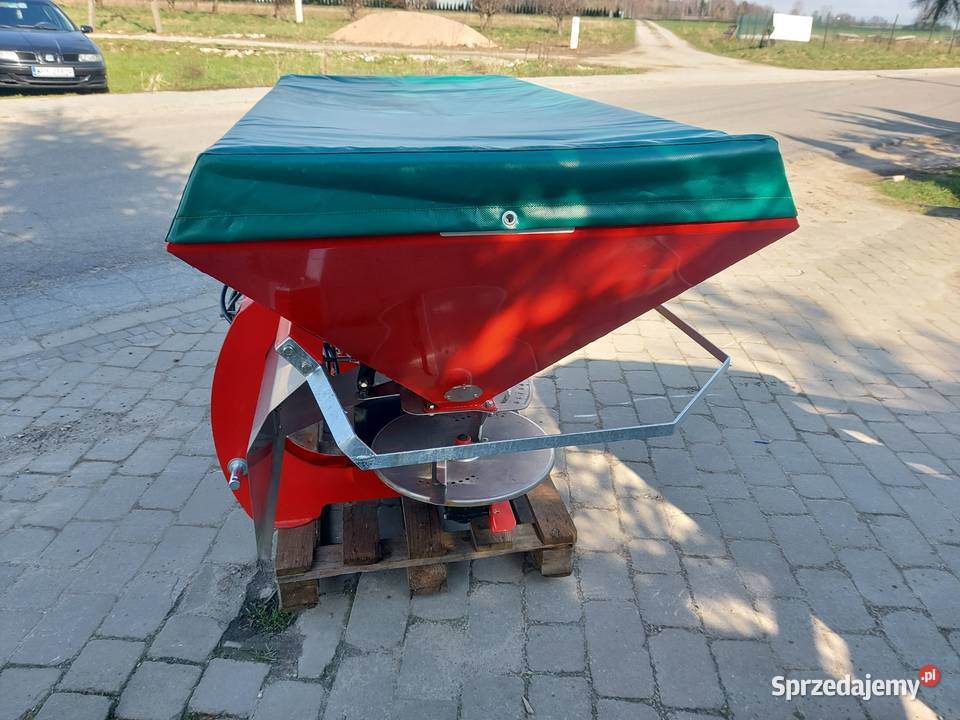 Rozsiewacz nawozów DWUTARCZOWY MASTER TRANSPORT Mroczków Duży