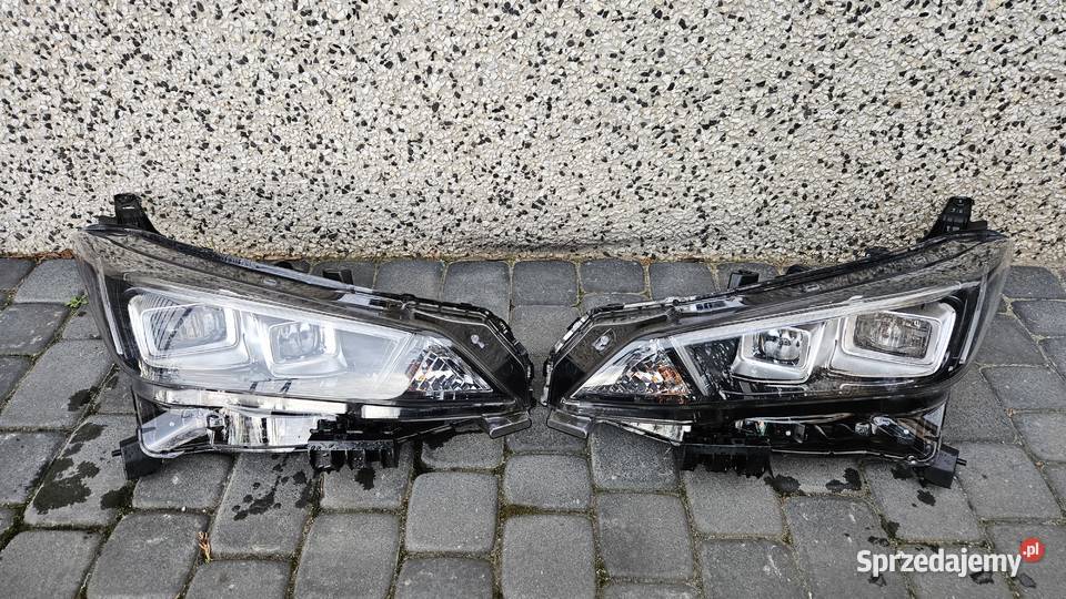 NISSAN LEAF II ZE1 LAMPY PRZÓD FULL LED LEWA Szarów